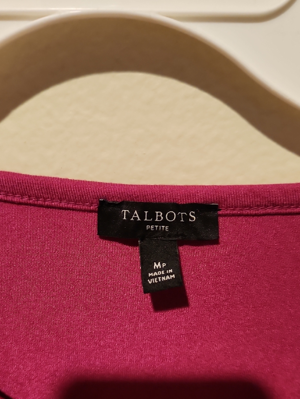 ❤️ TALBOTS PLEATED SLEEVE MAGENTA CREW NECK TOP, MP (MEDIUM PETITE) - Picture 5 of 8